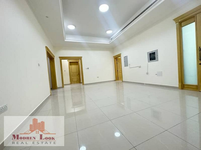 European Community Magnificent 2 Bedrooms Hall Spacious Kitchen 2 Washrooms on Prime Location In KCA Халифа Сити - изображение 1