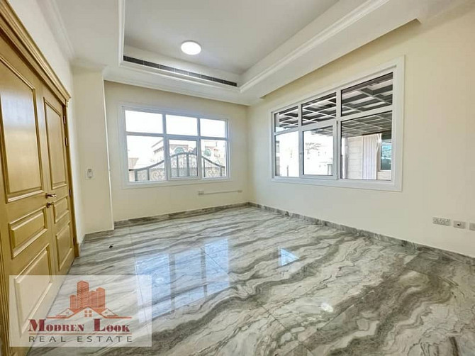 European Community Magnificent 2 Bedrooms Hall Spacious Kitchen 2 Washrooms on Prime Location In KCA Халифа Сити - изображение 2