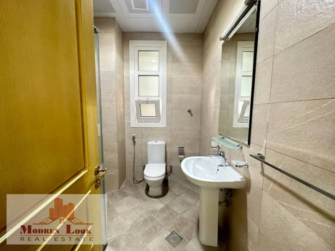 European Community Magnificent 2 Bedrooms Hall Spacious Kitchen 2 Washrooms on Prime Location In KCA Халифа Сити - изображение 7