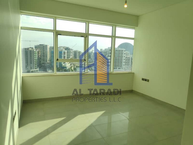 Huge layout 3 bedrooms  apartment | With airy balcony | Great deal Al Raha Beach - photo 3