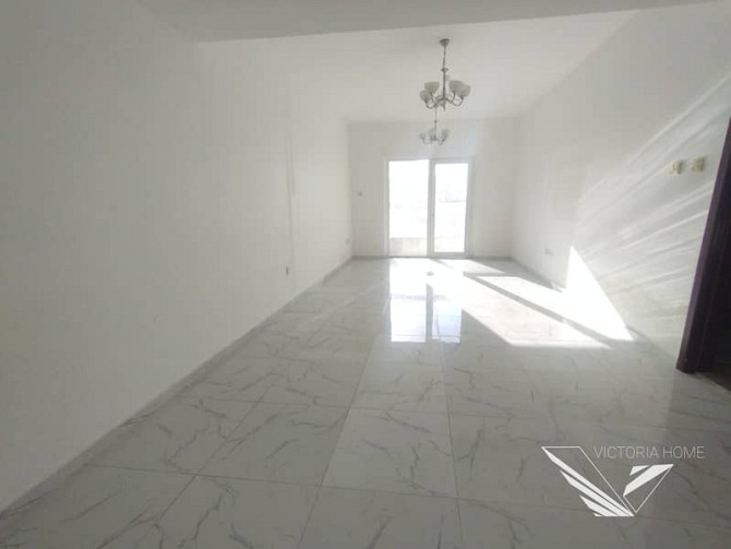 Close the Sfiya park/ parking free/gym pool free. 2 BHK close hall balcony wardrobes just 52k Аль Маджаз - изображение 6