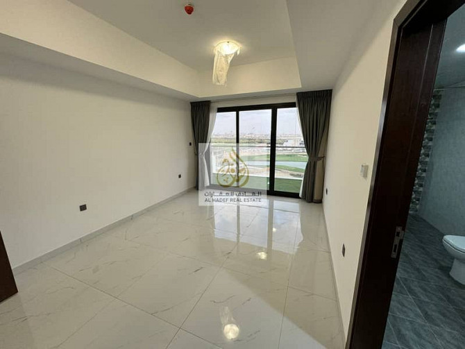 A room and a hall for the first resident, a large area, with a swimming pool and golf courses, 2 bat Аль Зора - изображение 4