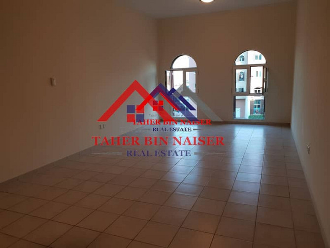 NEXT TO BUS STOP GROUND  FLOOR CLEAN STUDIO FLAT AVAILABLE Дисковери Гарденс - изображение 3