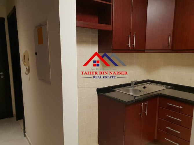NEXT TO BUS STOP GROUND  FLOOR CLEAN STUDIO FLAT AVAILABLE Дисковери Гарденс - изображение 2