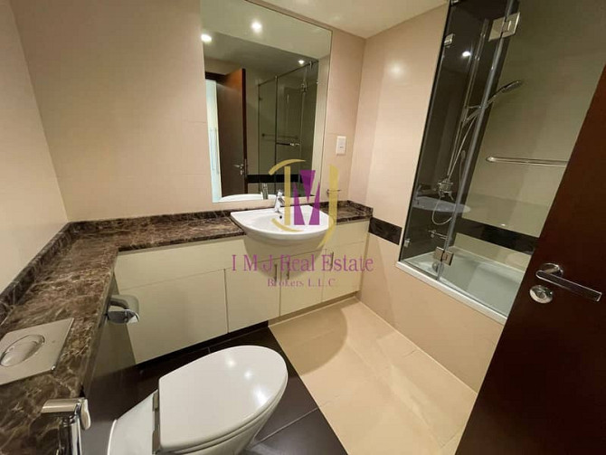 Ready to Move | Well Maintained Higher Floor 2 Br Sheikh Zayed Road - photo 1