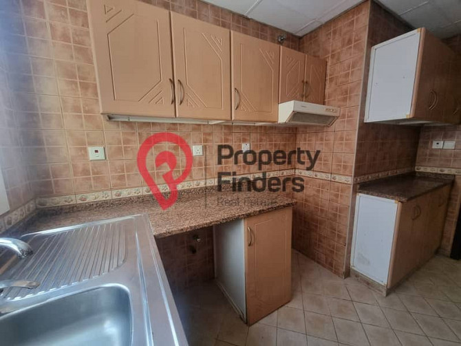 With Balcony | Spacious Living Room | Bright Space Al Nahda (Dubai) - изображение 4