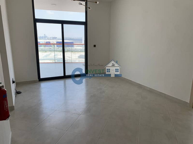 With Balcony | Spacious Living Room | Bright Space Al Nahda (Dubai) - изображение 6