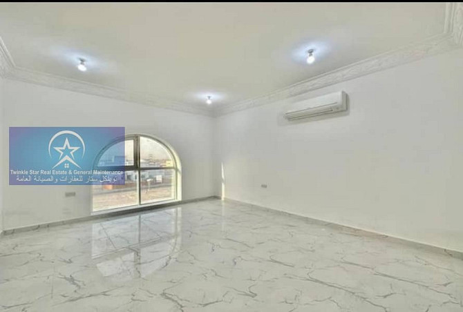 Brand New 1st Tenant Studio Sep/Kitchen Proper Washroom Near Khalifa Market In KCA Халифа Сити - изображение 4