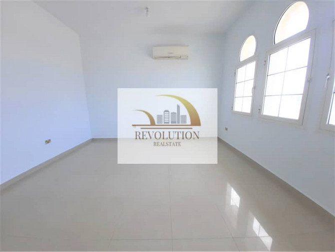 Extensive-Amazing STUDIO with Free Water Electricity_close to khalifa market Халифа Сити - изображение 4