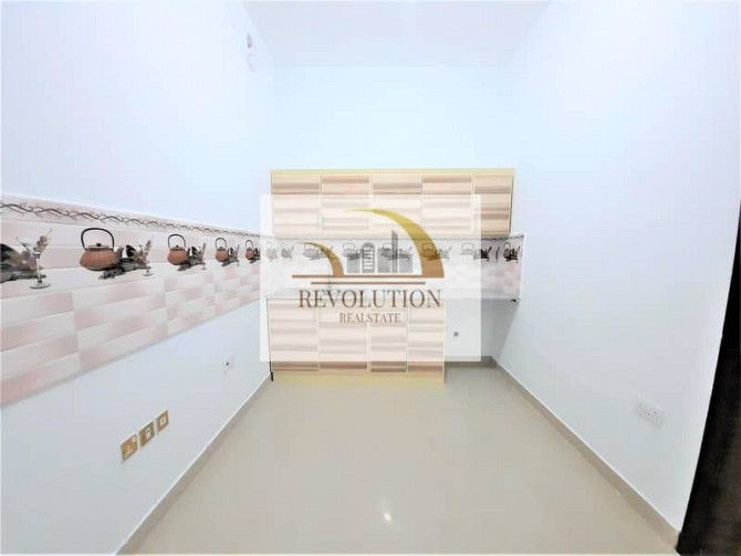 Extensive-Amazing STUDIO with Free Water Electricity_close to khalifa market Халифа Сити - изображение 1