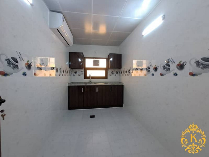 Brand new 1bed hall 2 bath back yard  Front yard common At  Al Shamkha Al Shamkha - изображение 4