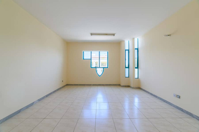 Bright Spacious and Affordable 3BR!Direct from Owner! Central District - photo 2