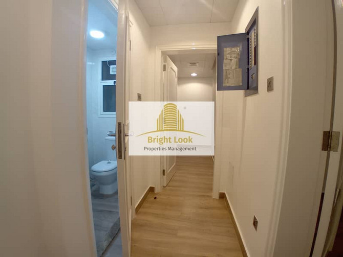 Well Maintained 2 bed room apartment only in 65000 aed yearly улица Аль Салам - изображение 1