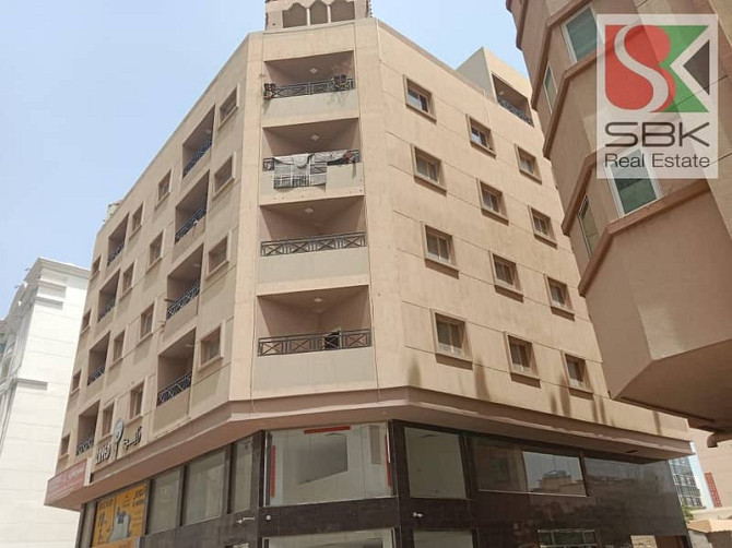 Well Maintained 2BHK apartment with balcony in 55,000 AED / year Al Falah Street - photo 2