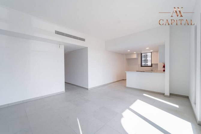 Grab This Spacious 2BR | Quality Inside | Call Now Арджан - изображение 1