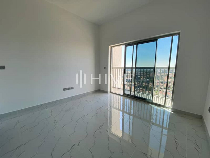 Brand new studio for rent | Time 1 | Dubai Land Dubai Residence Complex - изображение 5