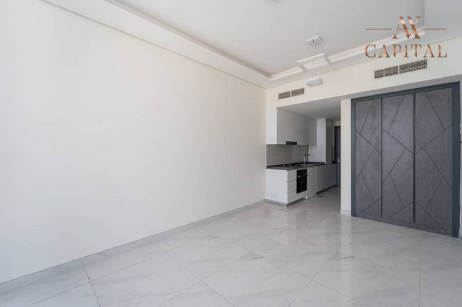 Brand New | Fully Equipped Kitchen | Ready Now Дубай Студио Сити - изображение 3