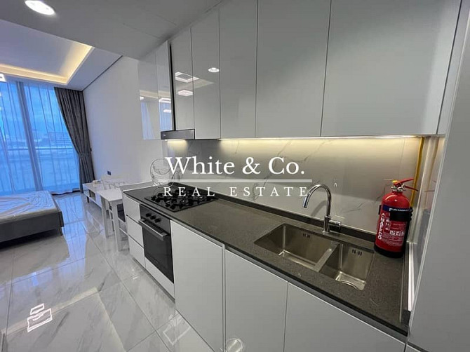 Fully Furnished | White Goods | Brand New Dubai Studio City - photo 4