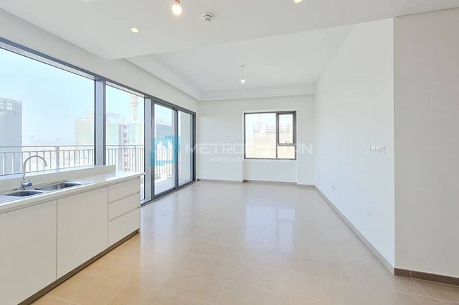 LIKE A BRAND NEW ELEGANT 2BHK WITH CLOSED KITCHEN HAVING GYM,POOL AND PARKING. Al Warqaa - photo 3