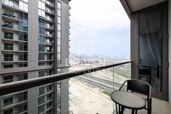 Bright and Furnished Unit with Nice View Собха Хартланд