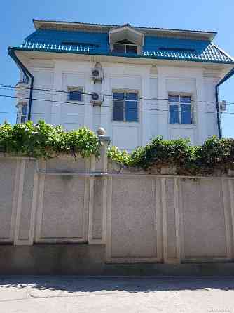 3-этажный, 12 комнатный дом, 600 м², И Сомони Душанбе