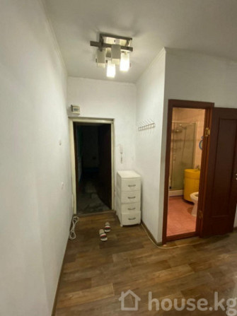 1-комн. кв., 35 м2, 1 этаж, Бишкек, Восток-5 м-н Bishkek - photo 2
