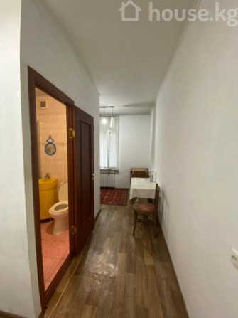 1-комн. кв., 35 м2, 1 этаж, Бишкек, Восток-5 м-н Bishkek - photo 1