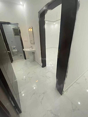 5 Room Apartment For Rent, Ibn Ashnana Street, Jeddah Джидда - изображение 2