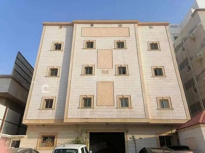 8 Rooms Villa For Rent on Saied Bin Ali Al Sousi Street, Riyadh Эр-Рияд - изображение 1