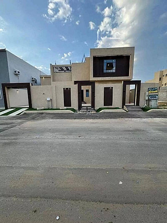 5 Rooms Apartment For Sale in Al Shatea, Jazan City Джазан - изображение 1