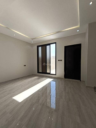 3 Room Villa For Sale on Street 351, Al Munsiyah, Riyadh Эр-Рияд - изображение 1