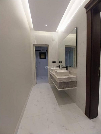 5 Rooms Apartment For Sale in Al Shati, Jazan City Джазан - изображение 1