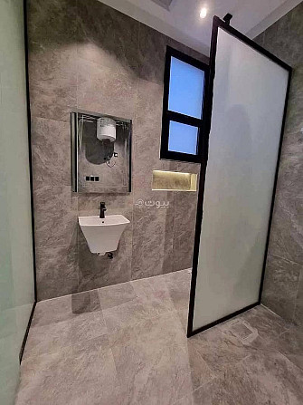 7-Room Villa For Sale on Abdul Wahid Bin Abdullah Al Nus Street, Buraidah Бурайда - изображение 2