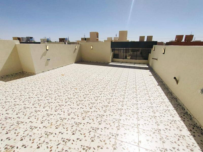 5 Rooms Villa For Sale on Street 483, Al-Munsiyah, Riyadh Эр-Рияд - изображение 1