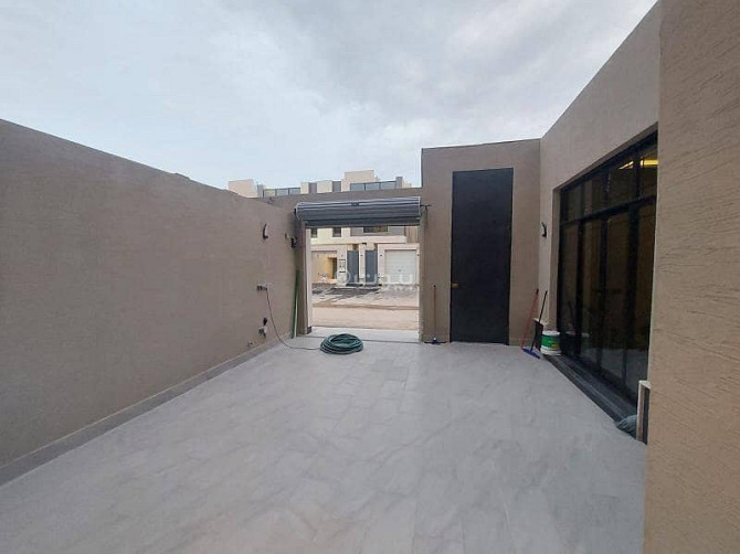 5 Rooms Villa For Sale on Saleh Bin Imran Street, Riyadh Эр-Рияд - изображение 4