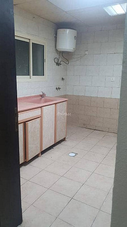 8 Room Building For Sale in Al Thuqba, Al Khobar Al Khobar - photo 3