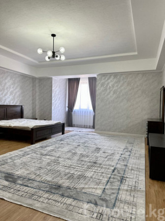 2-комн. кв., 122 м2, 10 этаж, Бишкек, Сквер Тоголок Молдо, Боконбаев 154 54/Исанова Бишкек - изображение 3