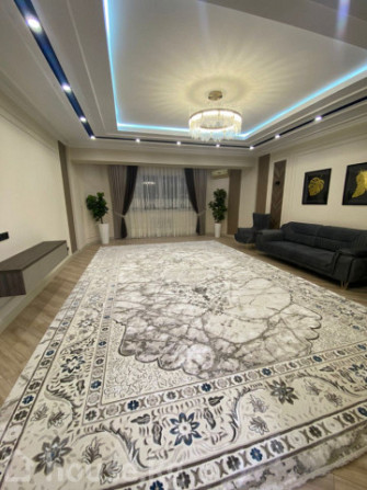 6 и более комнат кв., 280 м2, 7 этаж, Бишкек, Академия Наук Bishkek - photo 1