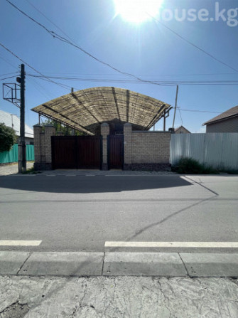 Дом, 4-комн., 226 м2, Бишкек, Карла Маркса Bishkek - photo 1
