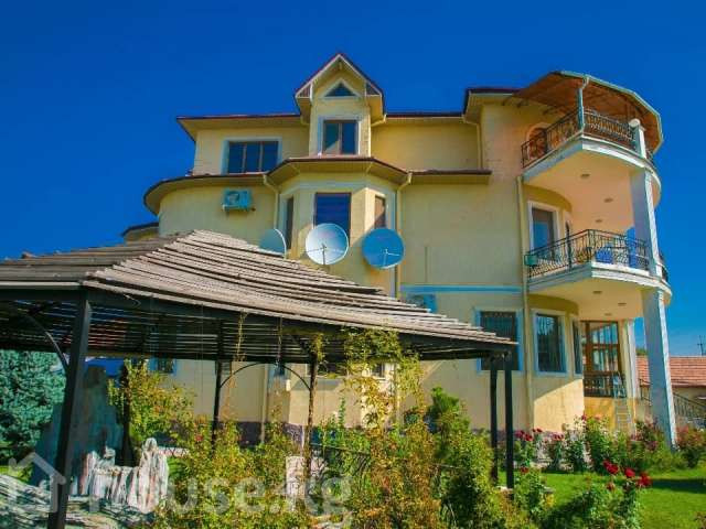 Дом, 6 и более комнат, 1000 м2, Бишкек Bishkek - photo 1
