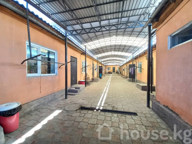 Дом, 6 и более комнат, 300 м2, Бишкек, Учкун ж/м, Чон Курчак Bishkek - photo 1