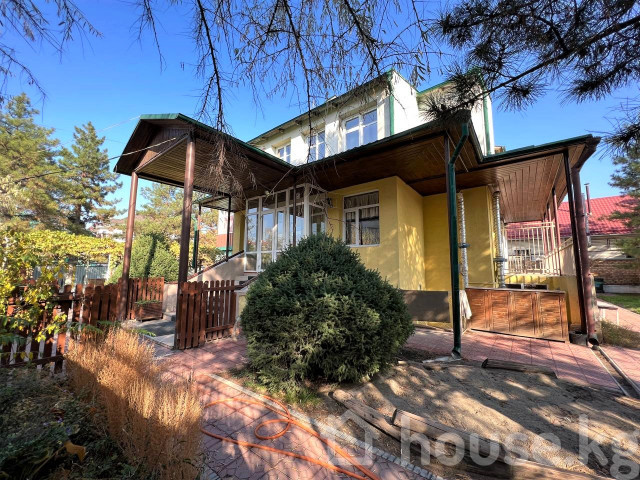 Дом, 6 и более комнат, 340 м2, Бишкек, Матросова, Матросова 105 Bishkek - photo 1