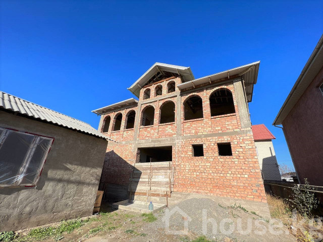 Дом, 6 и более комнат, 300 м2, Бишкек, Кок-Жар ж/м Bishkek - photo 1