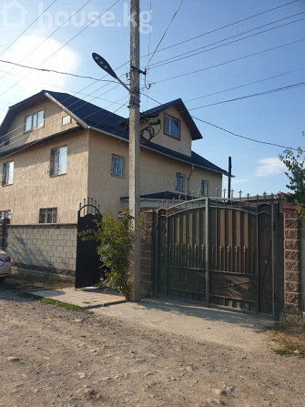 Дом, 6 и более комнат, 210 м2, Бишкек, Ак-Ордо ж/м, Ул.Жакшылык-2/Тагай Бия Bishkek - photo 1