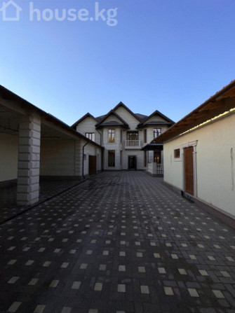 Дом, 6 и более комнат, 300 м2, Бишкек, Карла Маркса Bishkek - photo 2