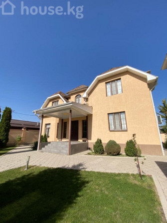 Дом, 6 и более комнат, 271 м2, Бишкек Bishkek - photo 1