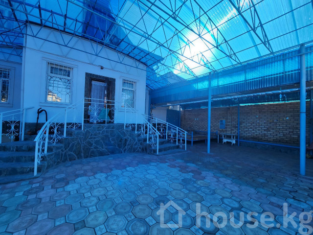 Дом, 6 и более комнат, 405 м2, Бишкек, Кара Дарыя, Шукурова Bishkek - photo 1