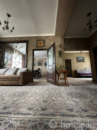 Дом, 6 и более комнат, 250 м2, Бишкек, Киргизия 1 ж/м Bishkek - photo 5