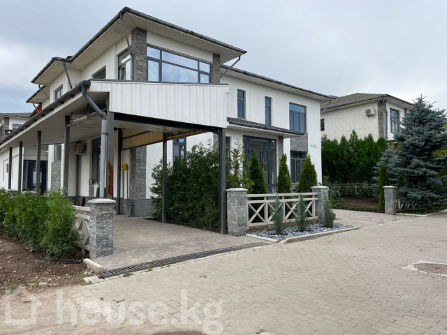 Дом, 6 и более комнат, 632 м2, Бишкек, Орто-Сай Bishkek - photo 1