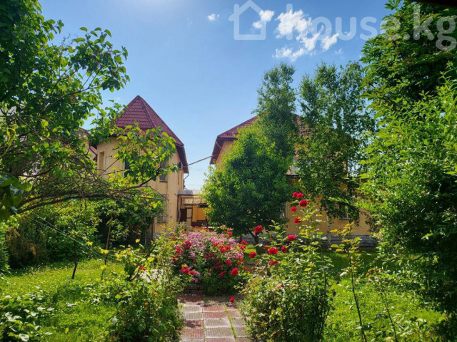 Дом, 6 и более комнат, 290 м2, Бишкек, Киргизия 1 ж/м Bishkek - photo 1